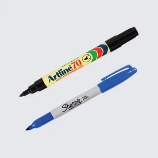textas and markers